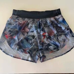 Lululemon Fast and Free Reflective High-Rise Classic-Fit Short 3" size 6